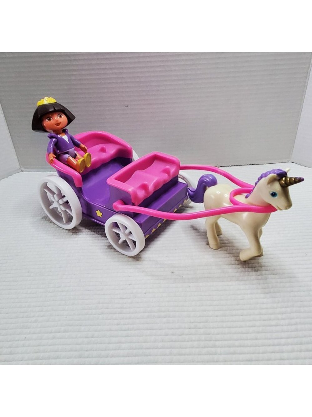Fisher-Price Dora The Explorer Musical Magic Carriage Playset Unicorn 2005 Works